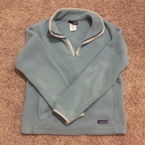 Women’s blue Patagonia pullover